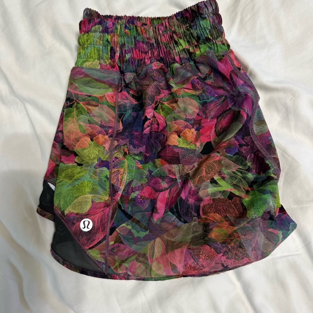 Lululemon Hotty Hot Low‑Rise Lined Short 4” inseam